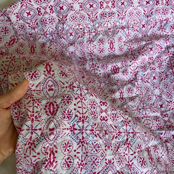 Foxcroft fitted button up blouse 3/4 sleeve size 4 flip cuffs white pink blue - Picture 8 of 11